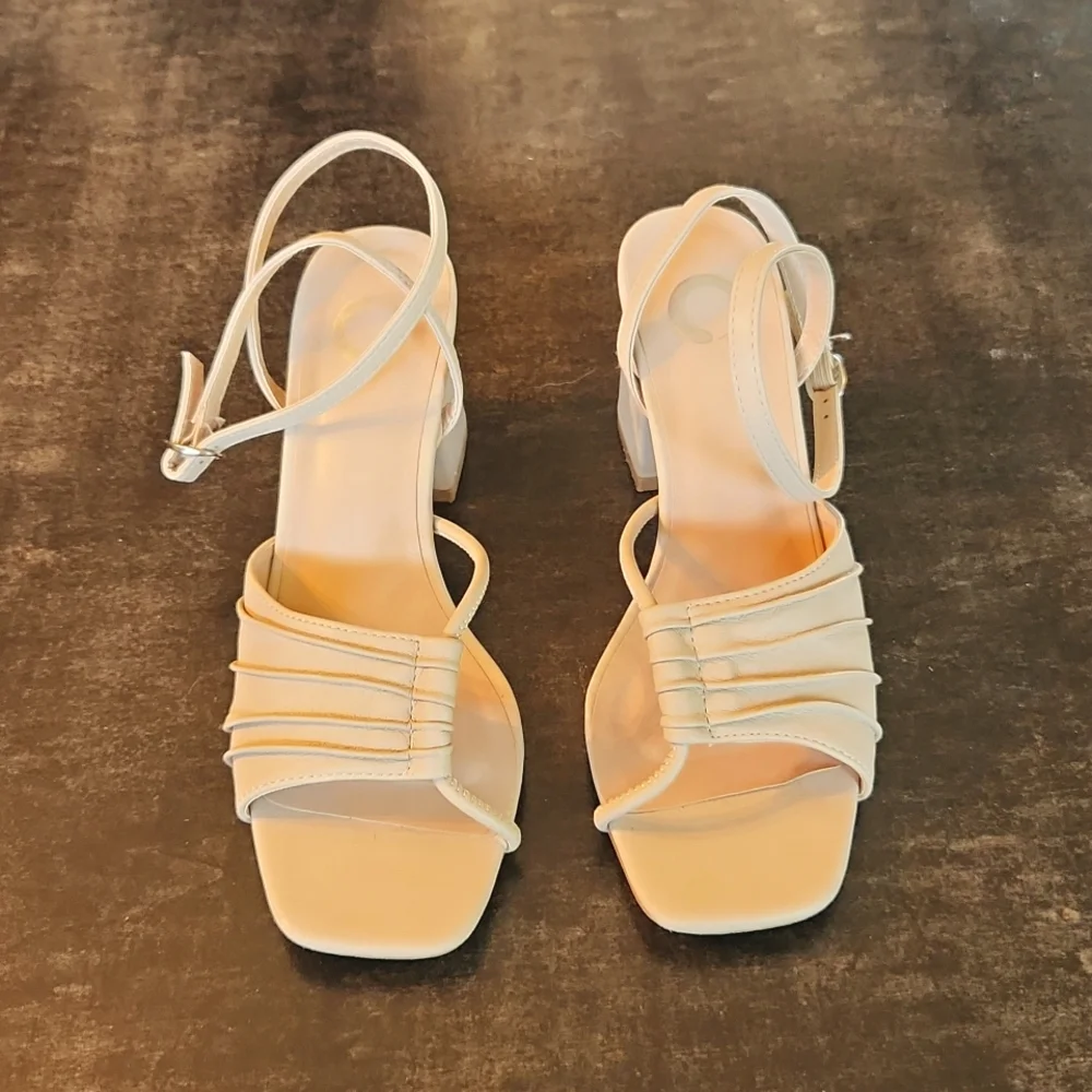 Journee Collection‎ Shillo Dress Sandal Size 7